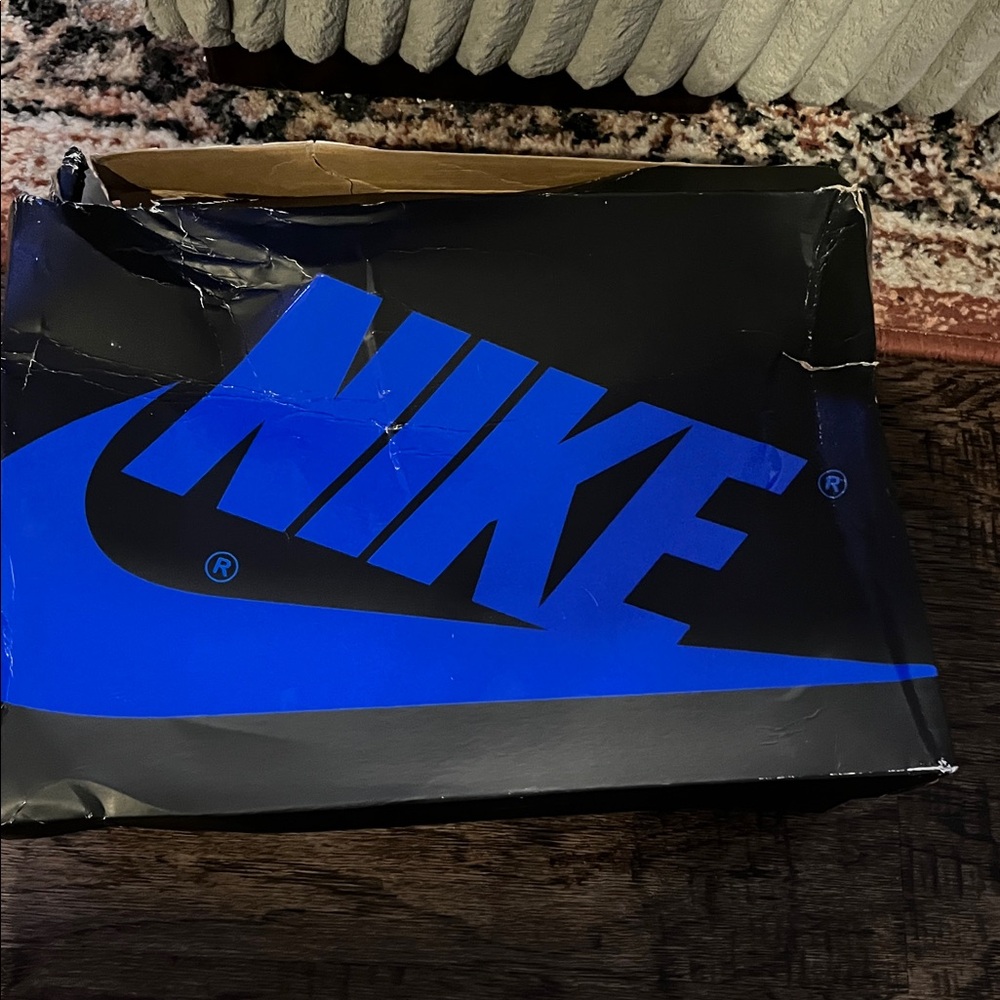 Nike Air Jordan 1 GS “Royals Reimagined” - Picture 6 of 9